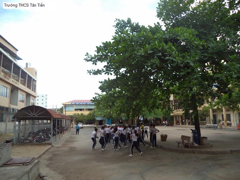 Trường THCS Tân Tiến